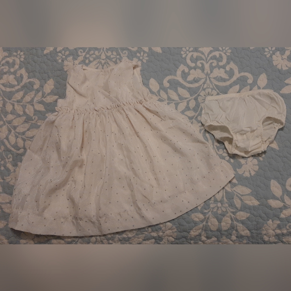 Baby Gap 6-12 months beautiful cream sleeveless dress w small silver polka dots